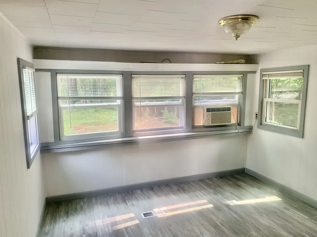 862 Mayhew Turnpike Bridgewater NH 03235