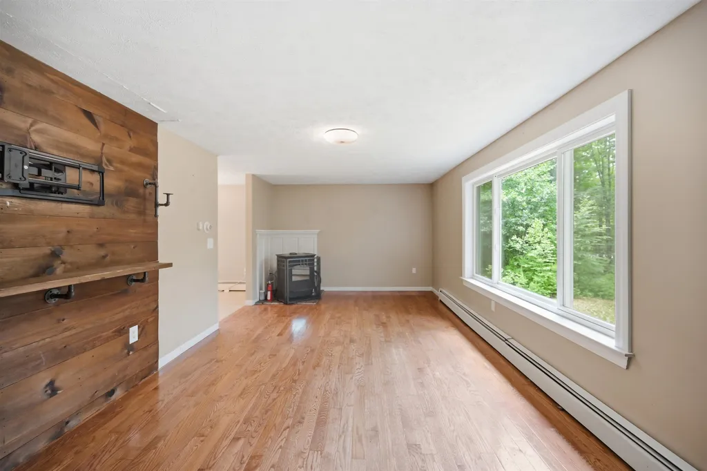 95 Whittier Drive Fremont NH 03044