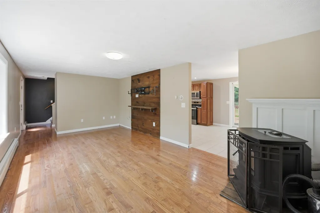 95 Whittier Drive Fremont NH 03044