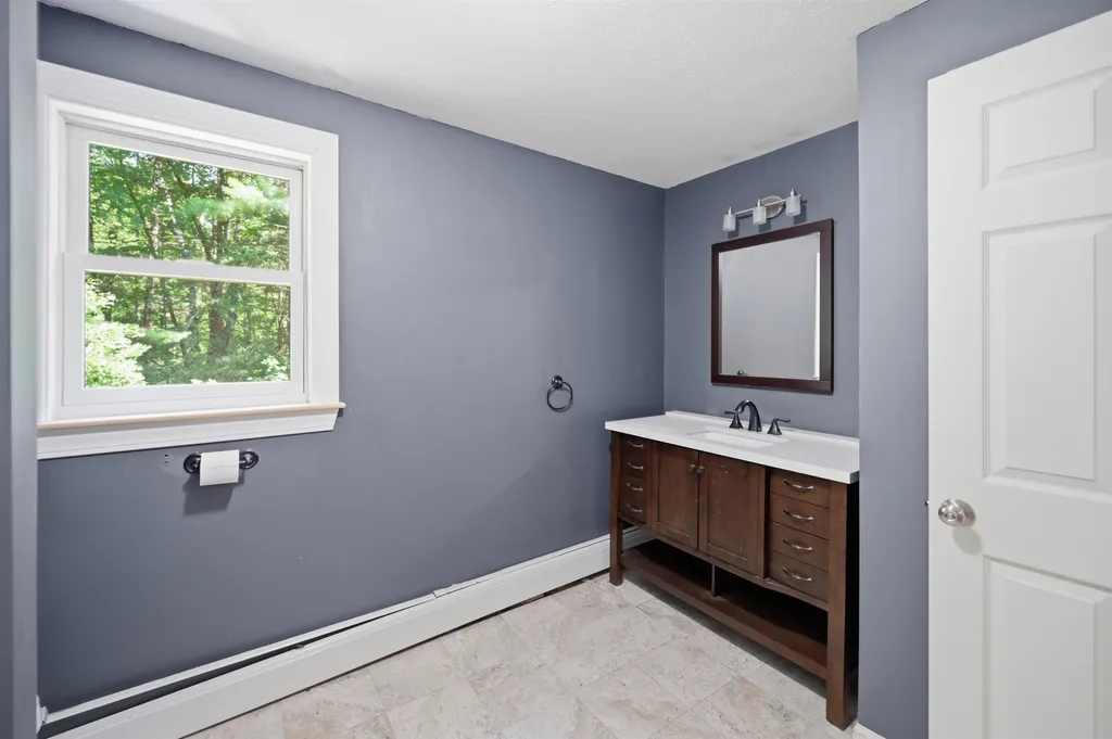 95 Whittier Drive Fremont NH 03044
