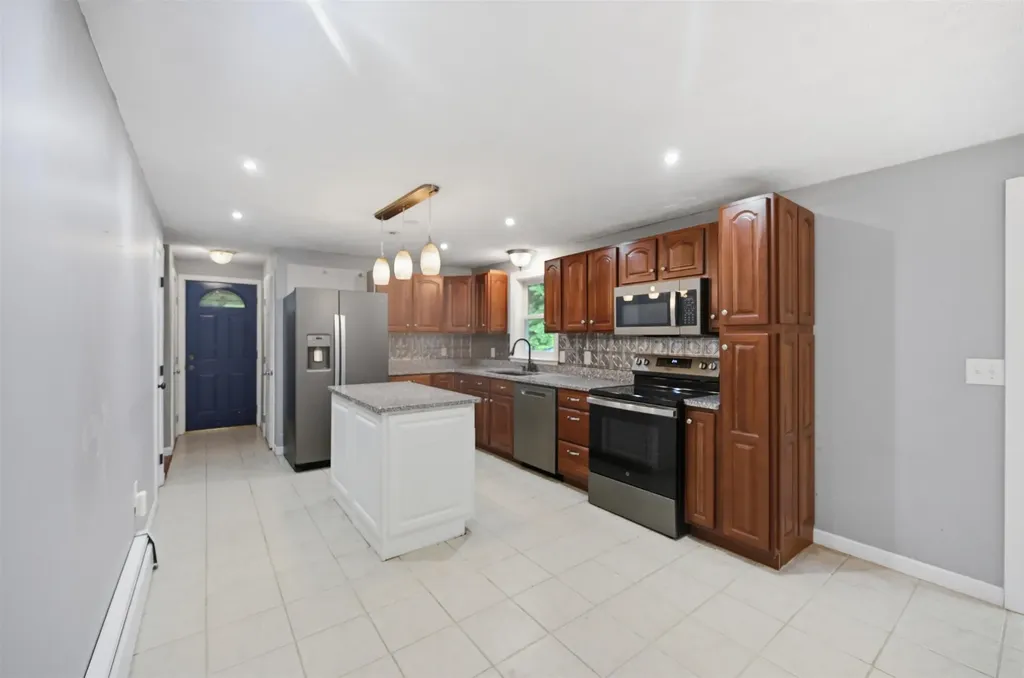 95 Whittier Drive Fremont NH 03044