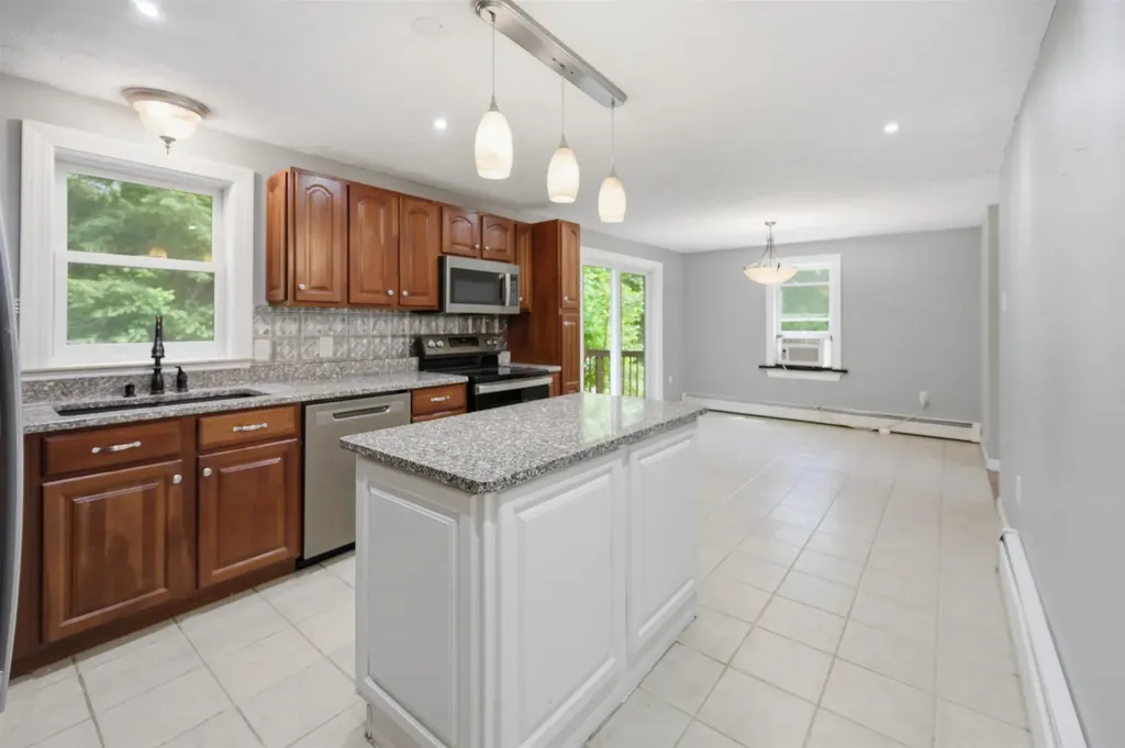95 Whittier Drive Fremont NH 03044