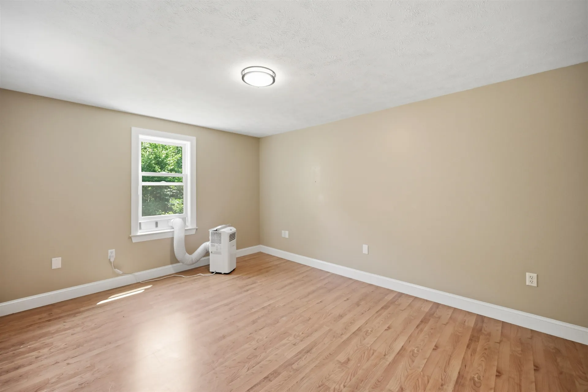 95 Whittier Drive Fremont NH 03044
