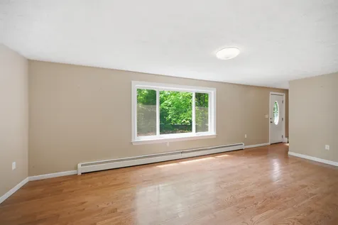 95 Whittier Drive Fremont NH 03044