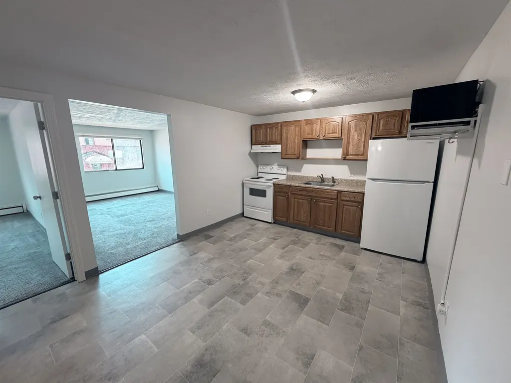 45 Log Street Manchester NH 03102