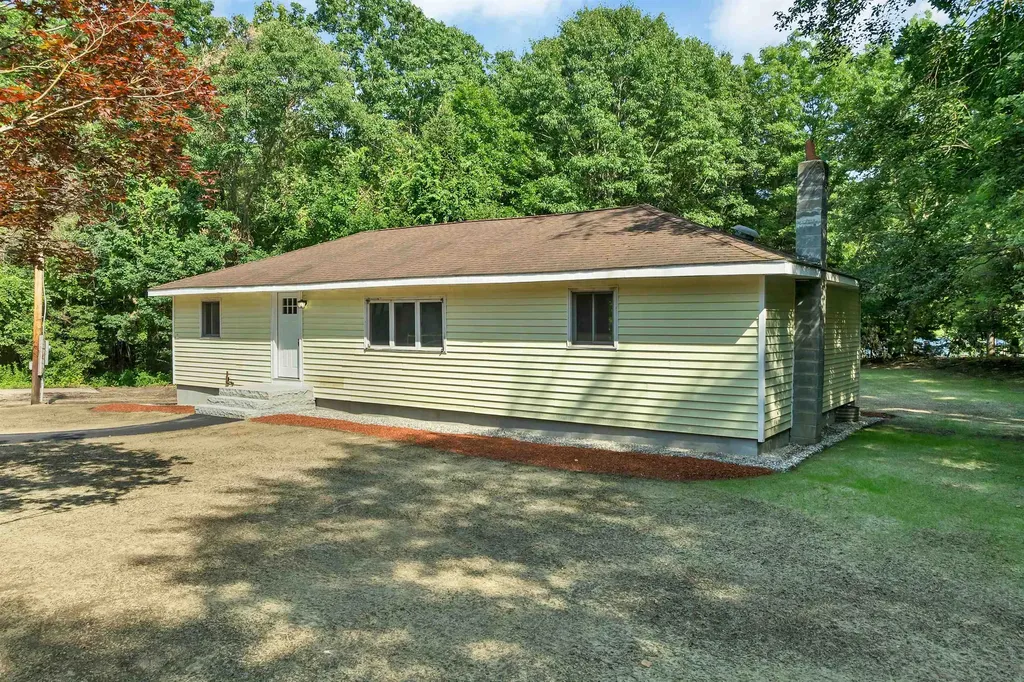 4 Loop Road Londonderry NH 03053