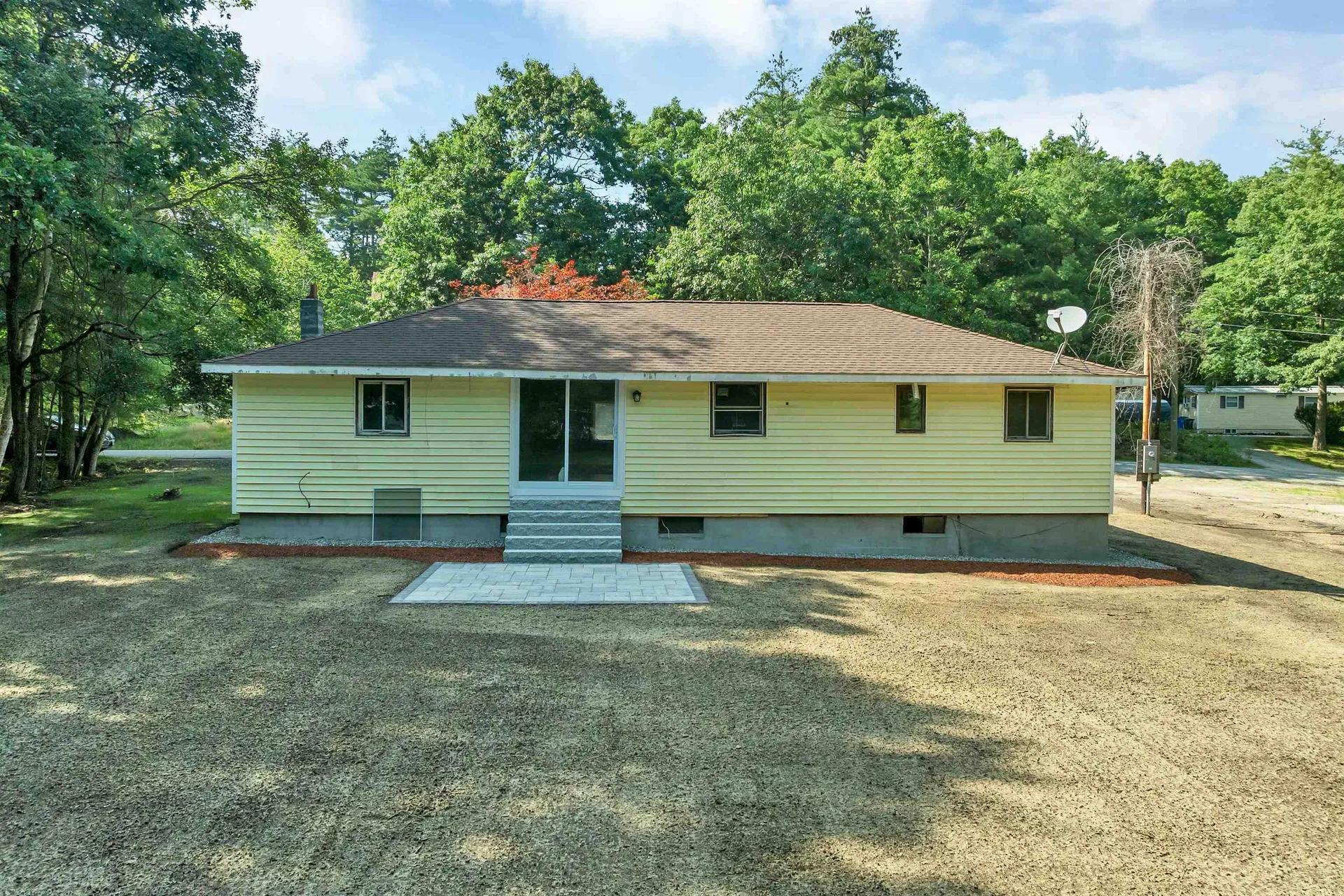 4 Loop Road Londonderry NH 03053