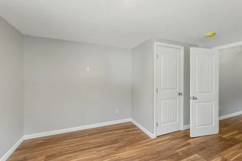 4 Loop Road Londonderry NH 03053