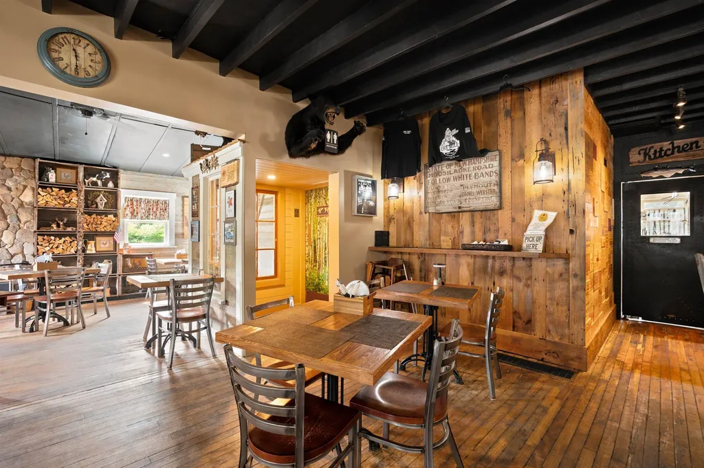 17 Lake Tarleton Road Warren NH 03279