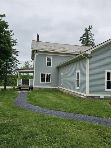 3795 Vt Rte 7 Route Charlotte VT 05445