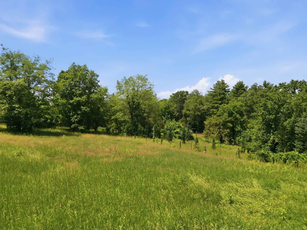 Breezy Hill Road Bradford NH 03221