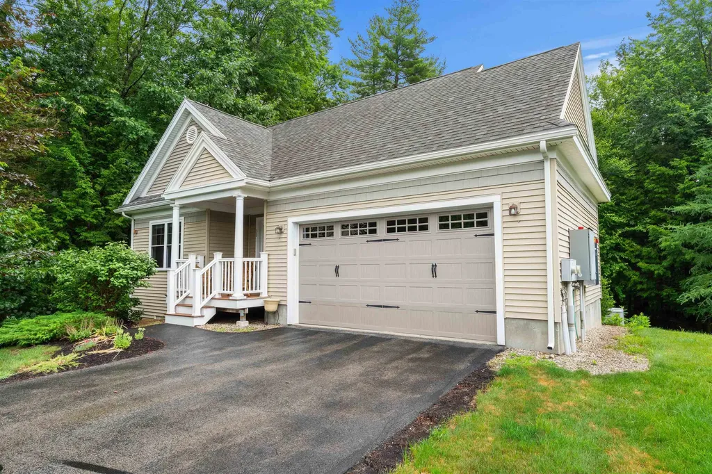 32 Birch Circle Brentwood NH 03833