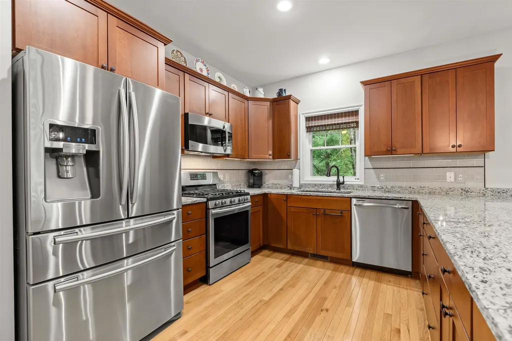 32 Birch Circle Brentwood NH 03833