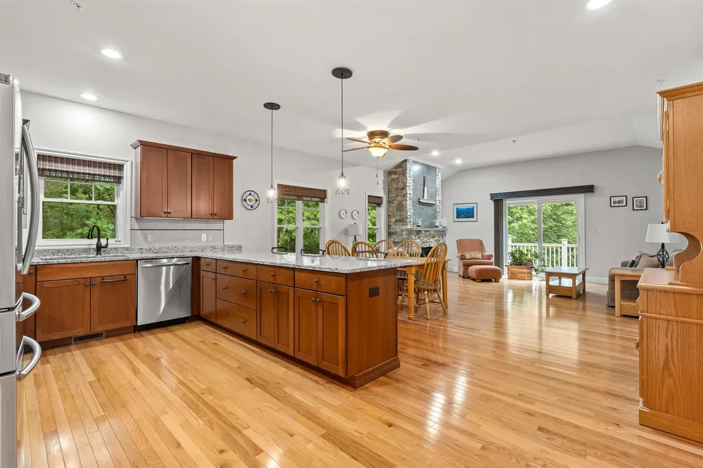 32 Birch Circle Brentwood NH 03833