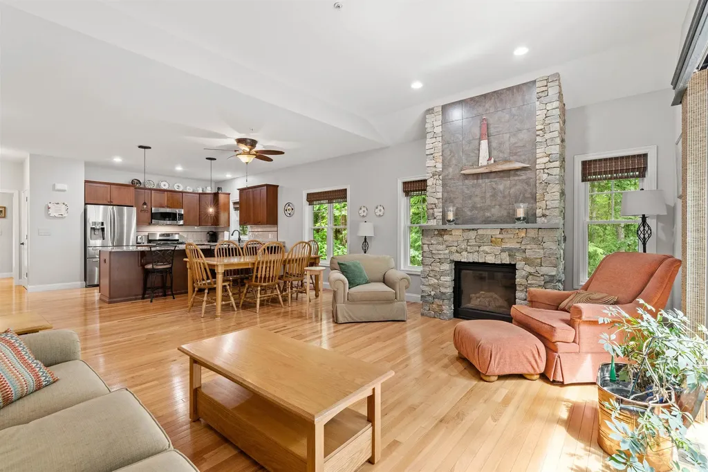 32 Birch Circle Brentwood NH 03833