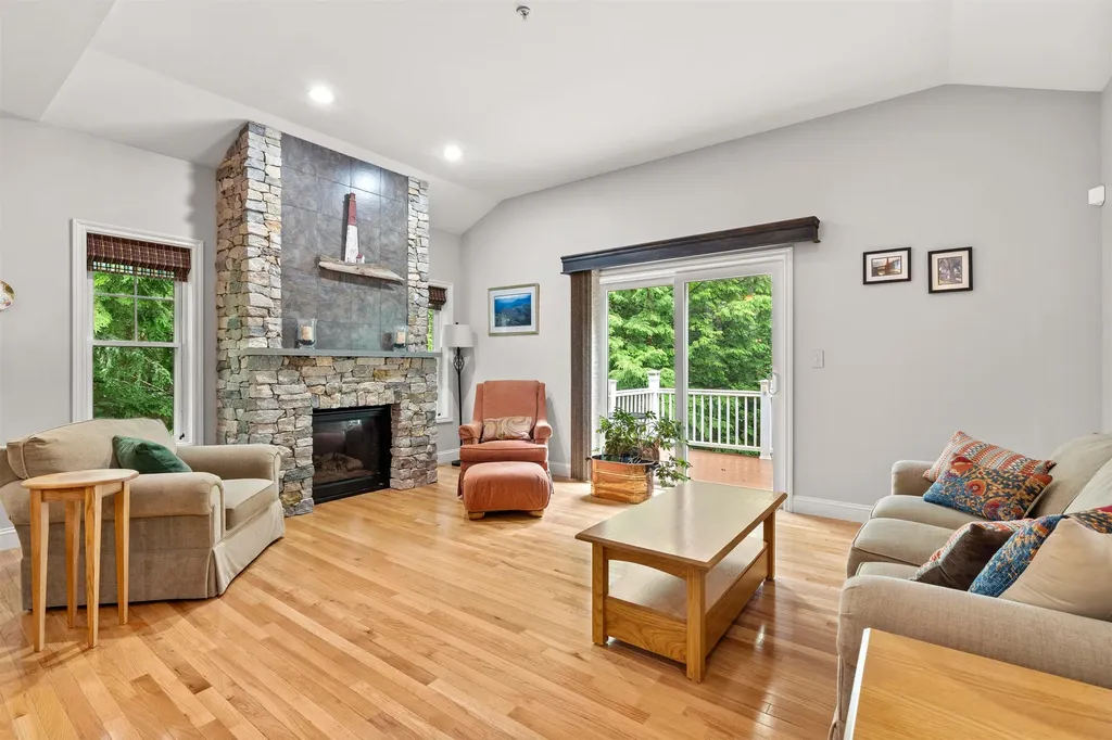 32 Birch Circle Brentwood NH 03833