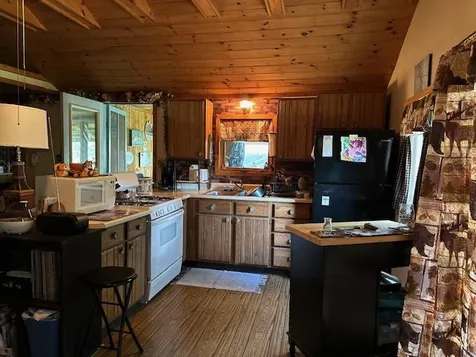 55 Hurlburt Avenue Errol NH 03579