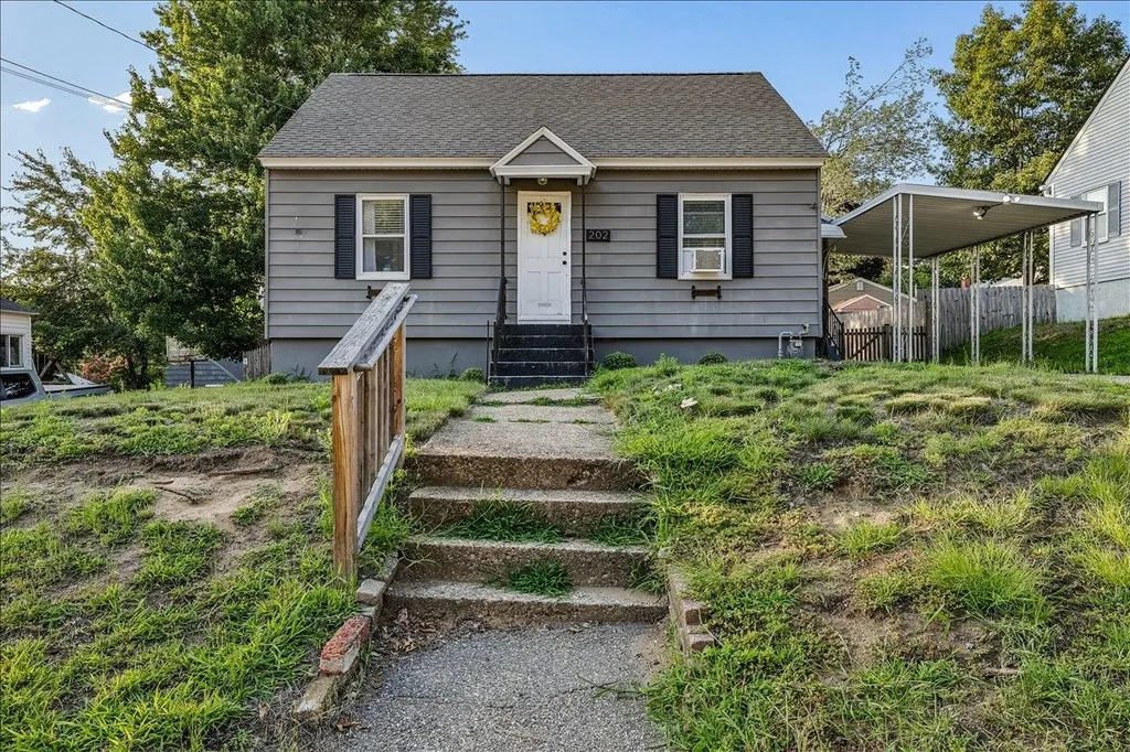 202 Holly Avenue Manchester NH 03103