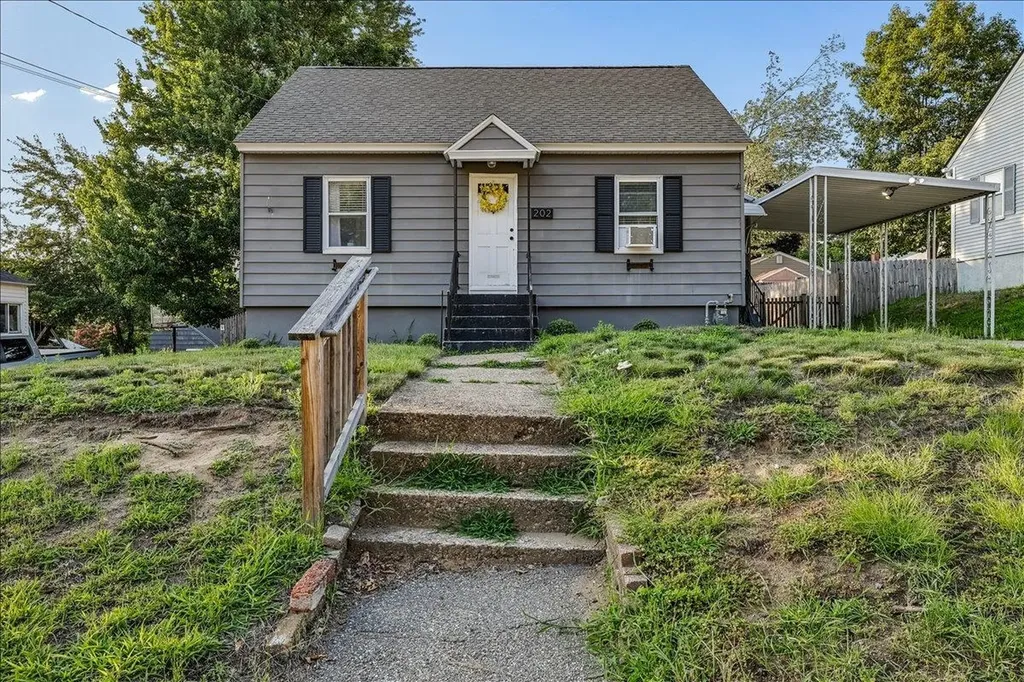 202 Holly Avenue Manchester NH 03103