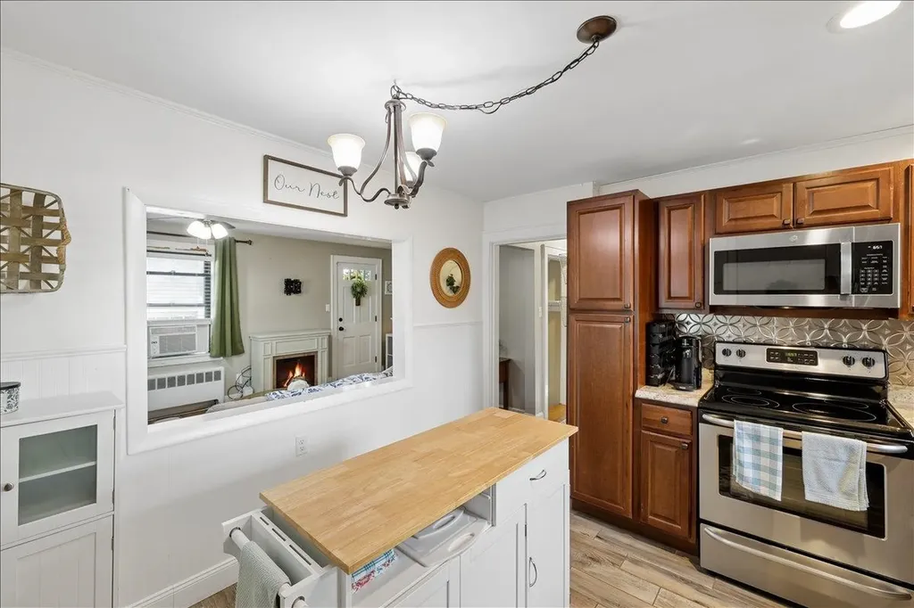 202 Holly Avenue Manchester NH 03103