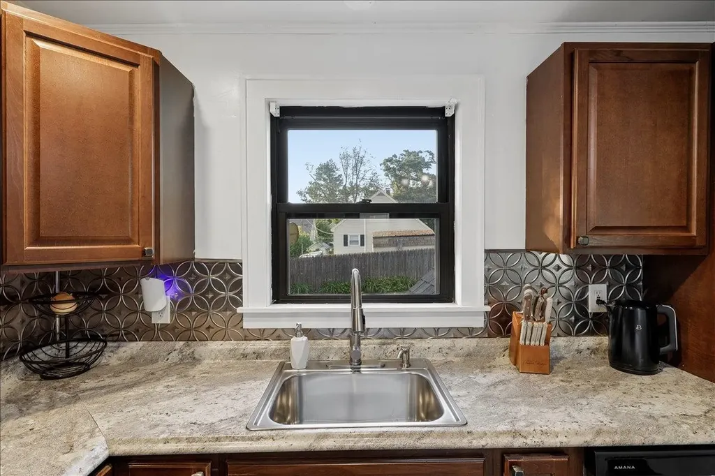 202 Holly Avenue Manchester NH 03103