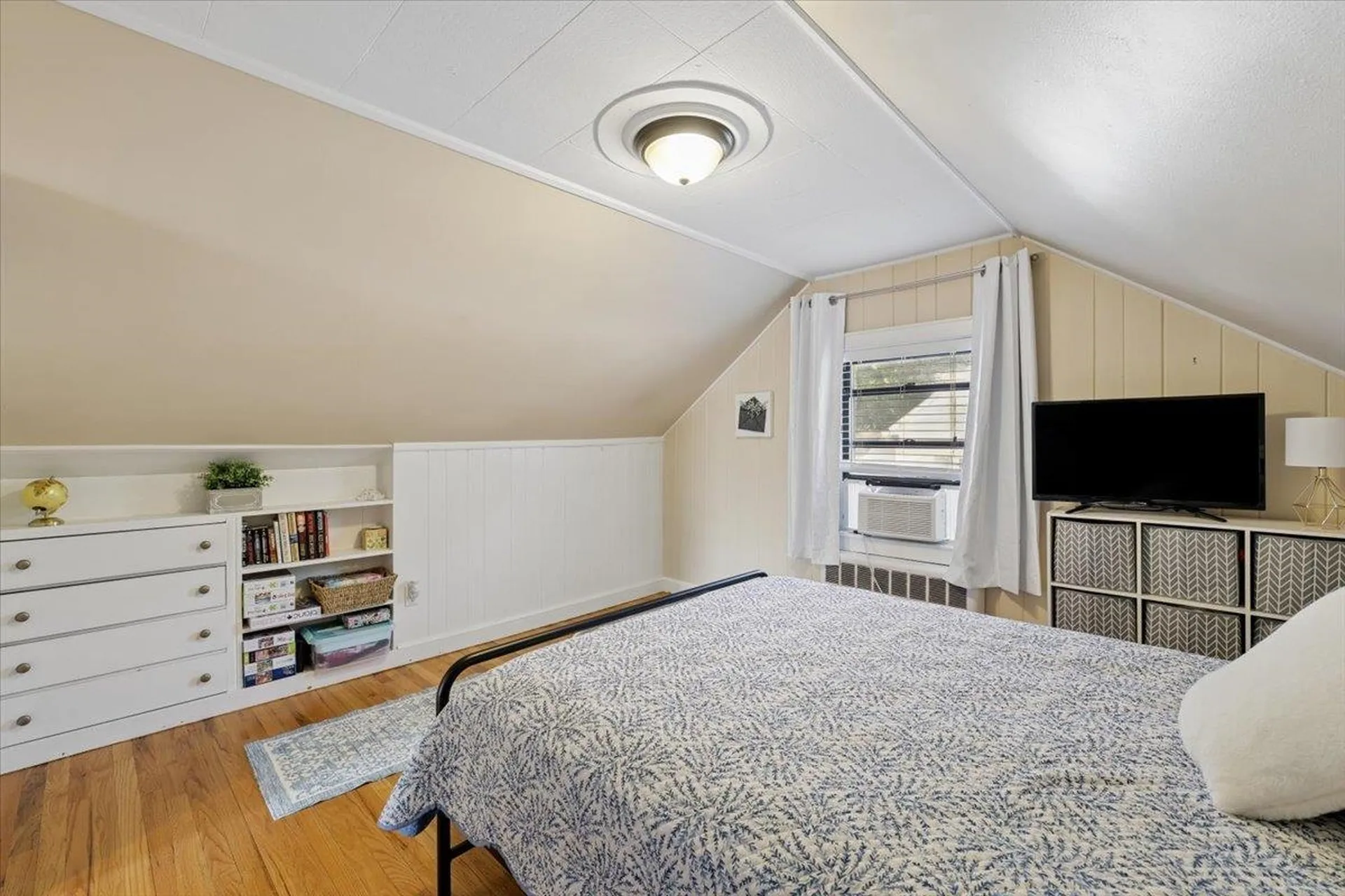 202 Holly Avenue Manchester NH 03103