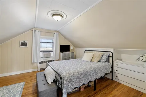 202 Holly Avenue Manchester NH 03103