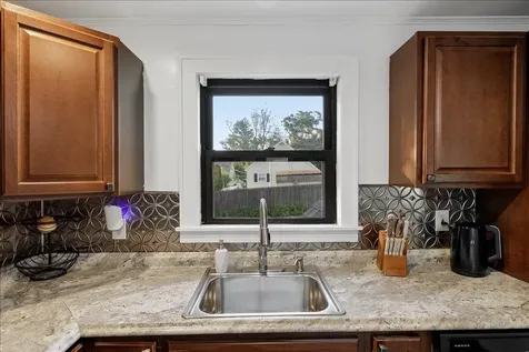 202 Holly Avenue Manchester NH 03103