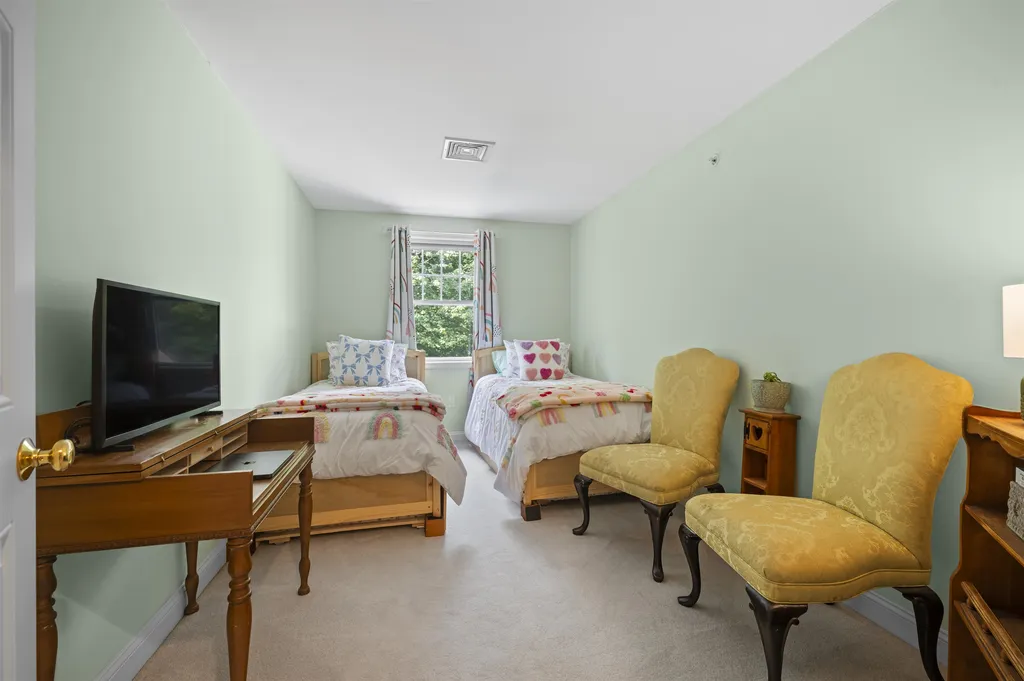 2 Sterling Hill Lane Exeter NH 03833