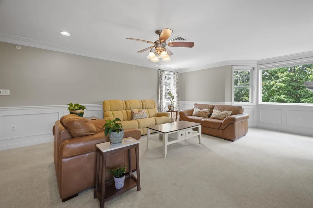 2 Sterling Hill Lane Exeter NH 03833