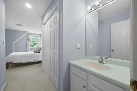 2 Sterling Hill Lane Exeter NH 03833