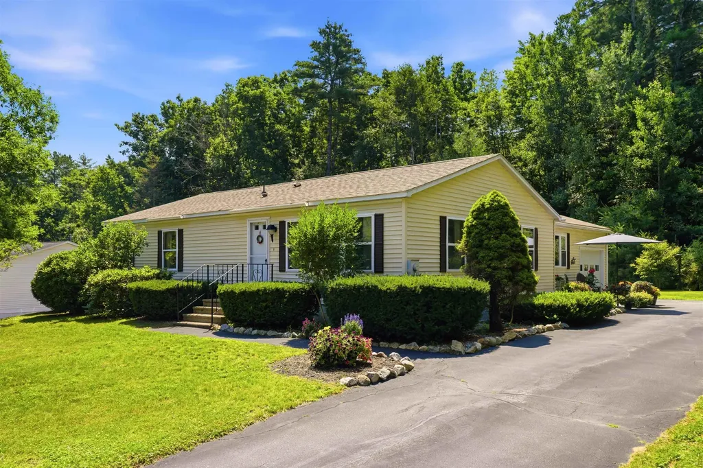 26 Deer Path Hopkinton NH 03229