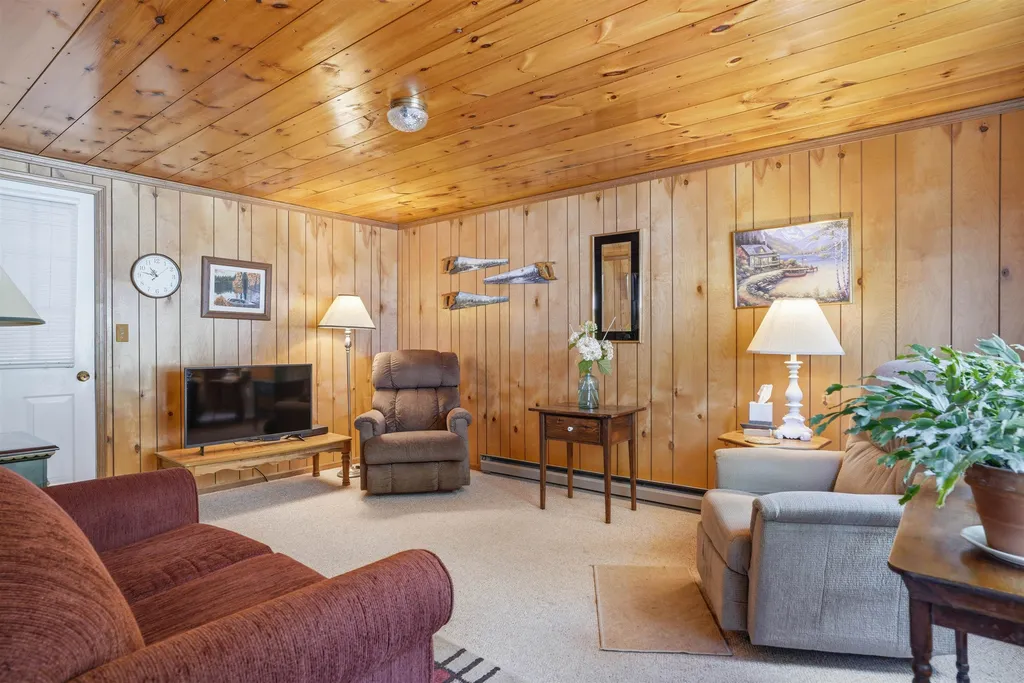 26 Deer Path Hopkinton NH 03229