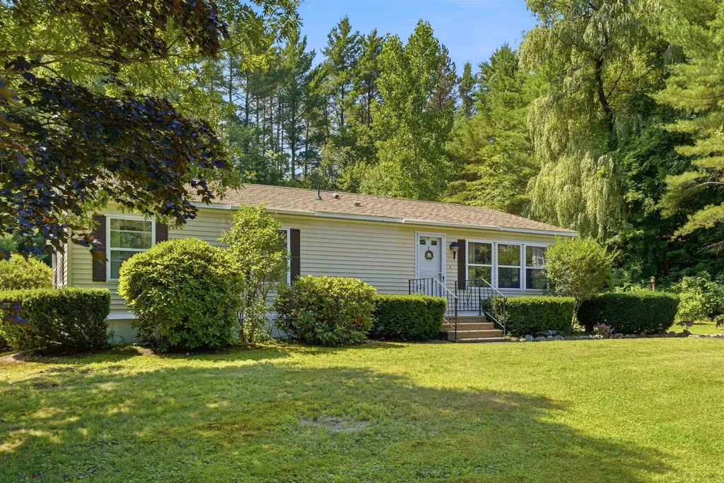 26 Deer Path Hopkinton NH 03229