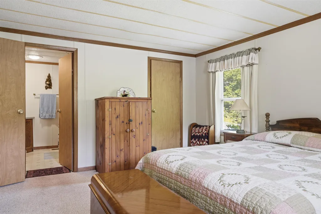 26 Deer Path Hopkinton NH 03229