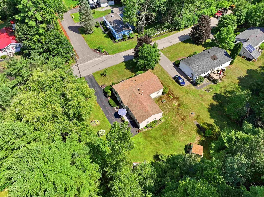 26 Deer Path Hopkinton NH 03229