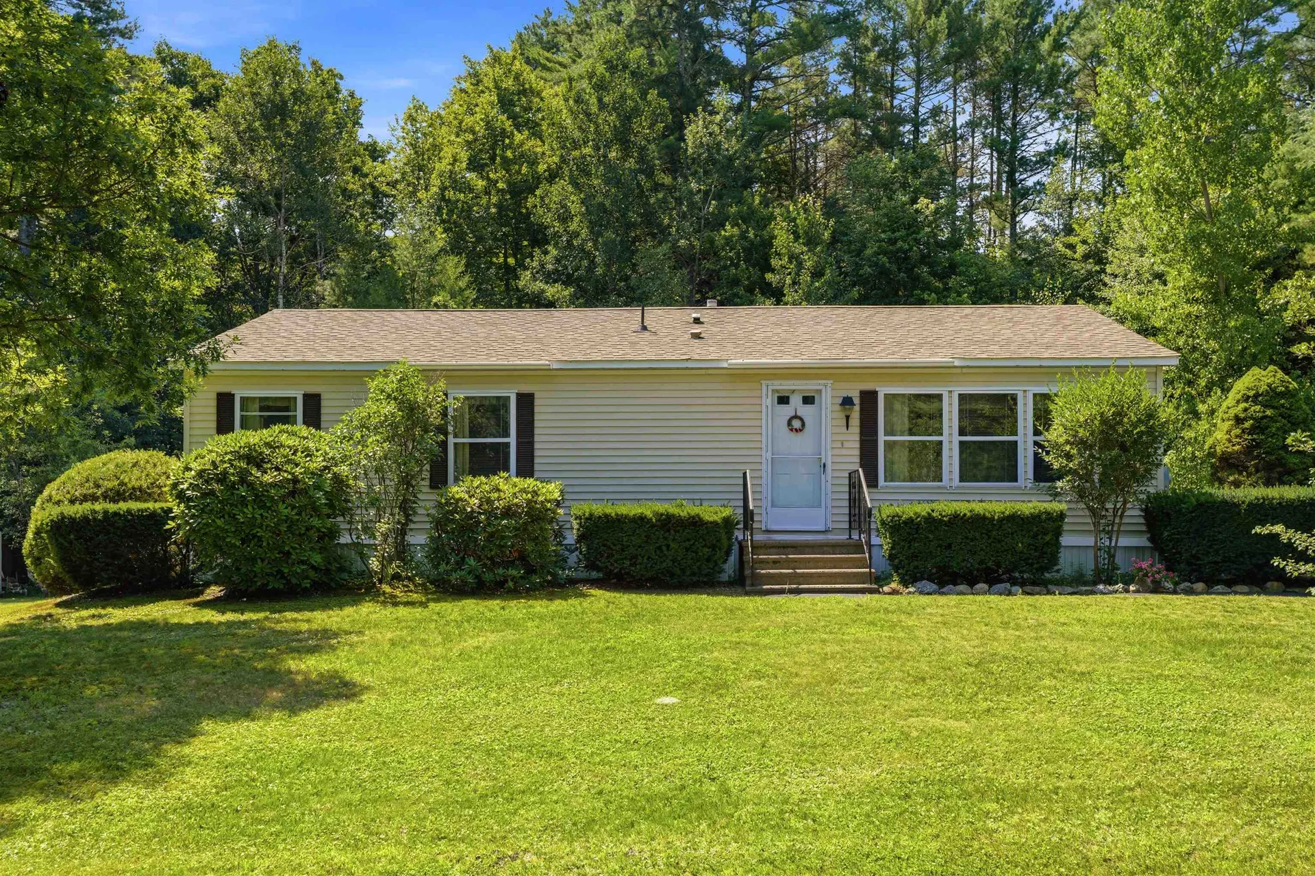 26 Deer Path Hopkinton NH 03229