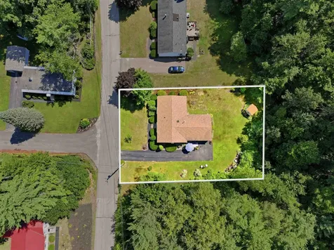 26 Deer Path Hopkinton NH 03229