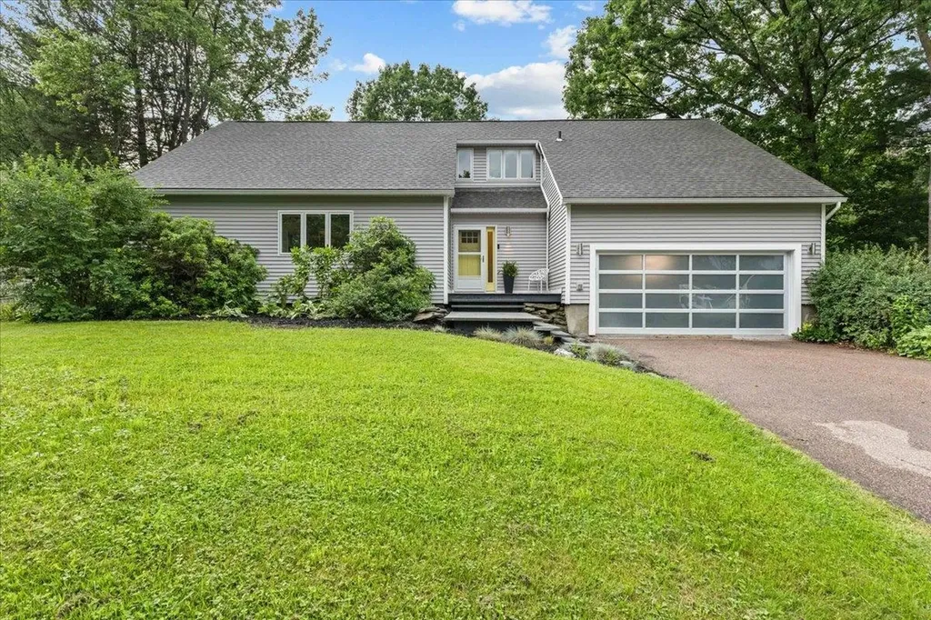 32 Tracy Lane Shelburne VT 05482