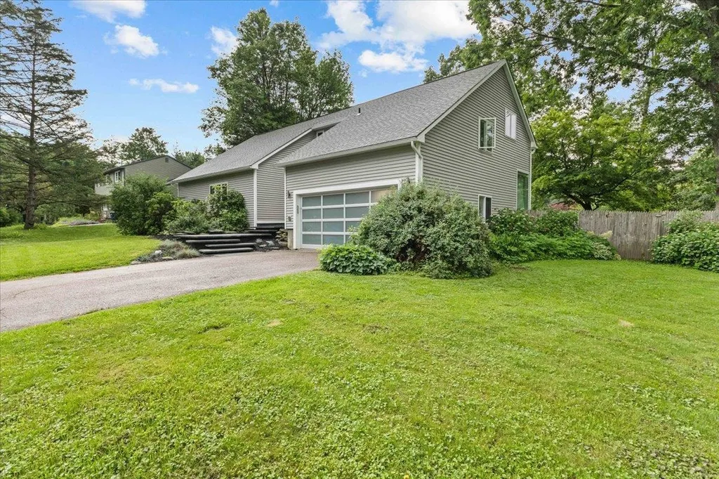 32 Tracy Lane Shelburne VT 05482