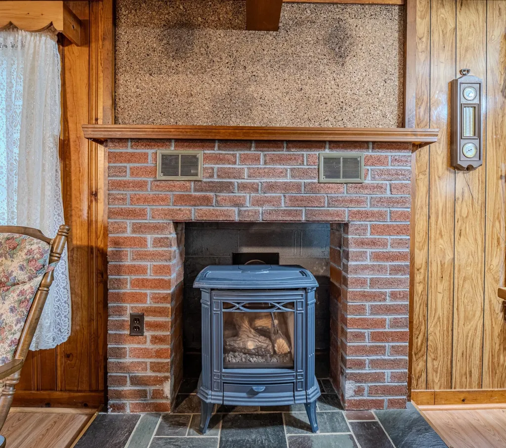 14 Brayton Road Poultney VT 05764