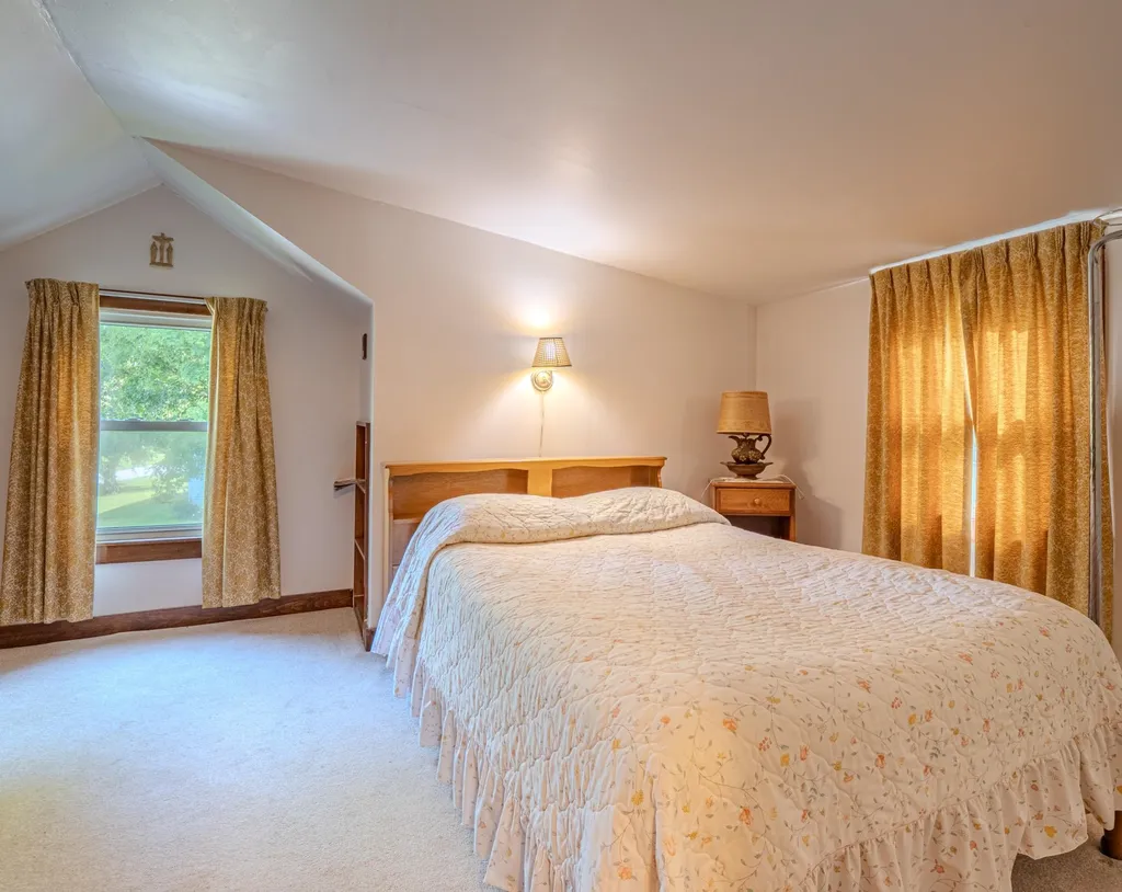14 Brayton Road Poultney VT 05764
