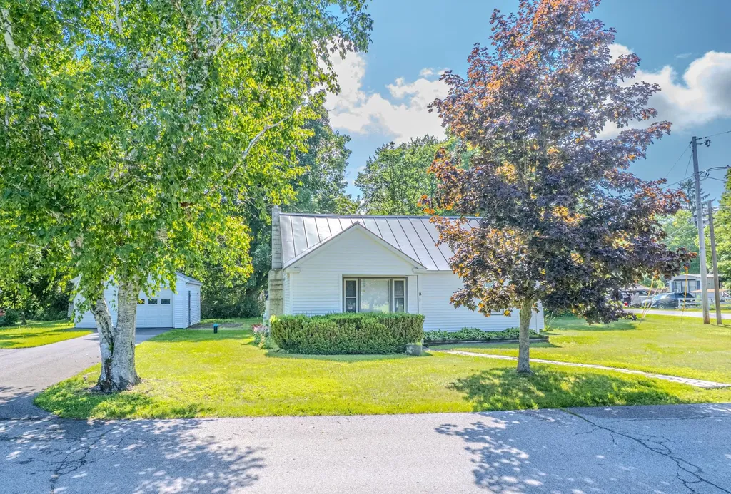 14 Brayton Road Poultney VT 05764