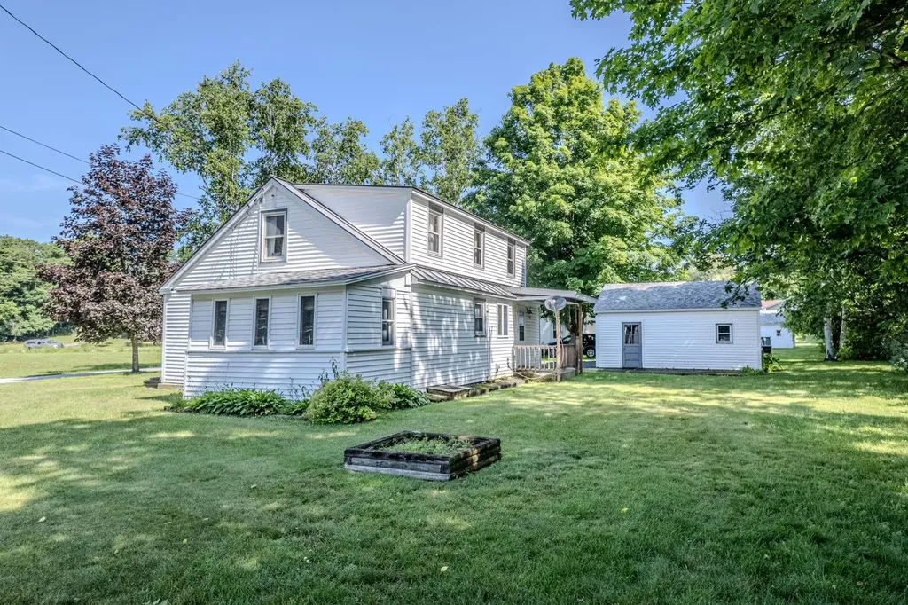 14 Brayton Road Poultney VT 05764