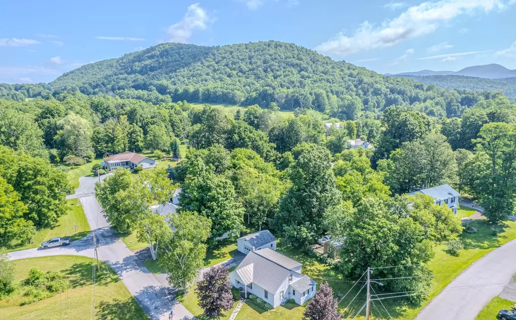 14 Brayton Road Poultney VT 05764