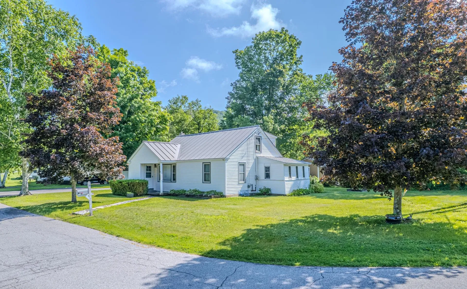14 Brayton Road Poultney VT 05764
