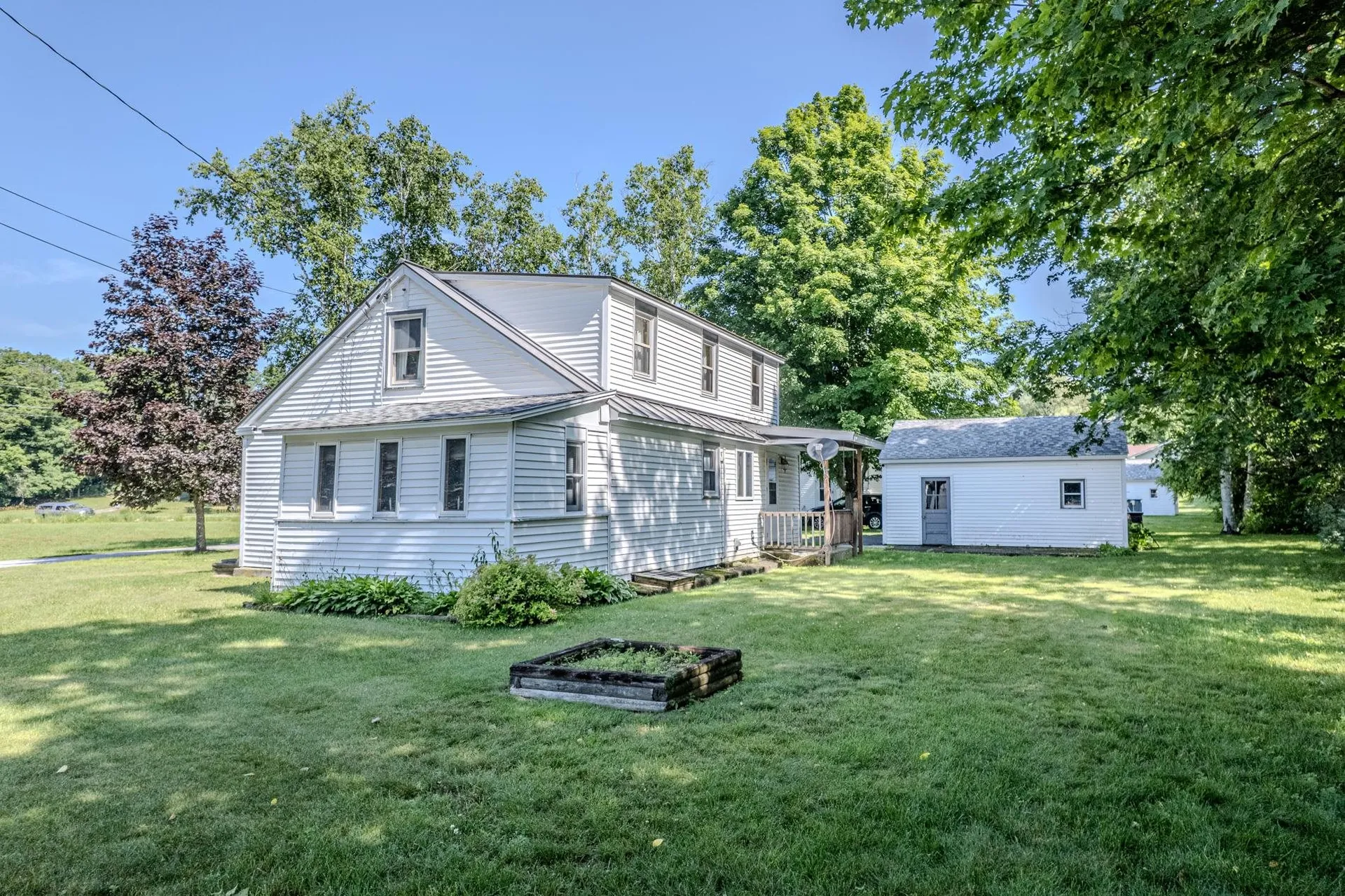 14 Brayton Road Poultney VT 05764