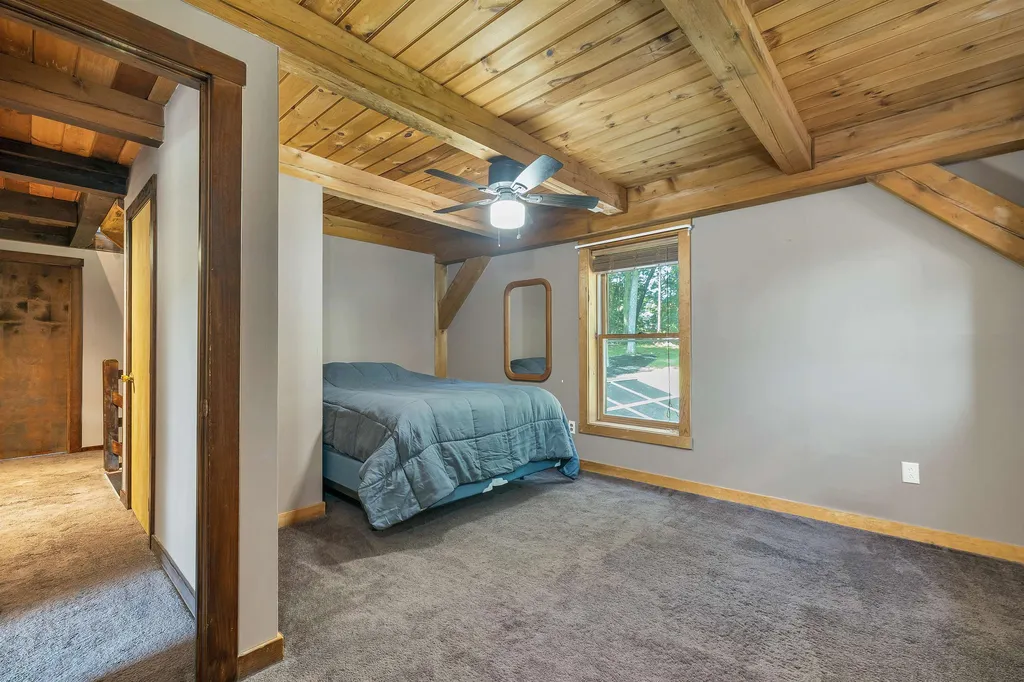 47 White Plains Avenue Londonderry NH 03053