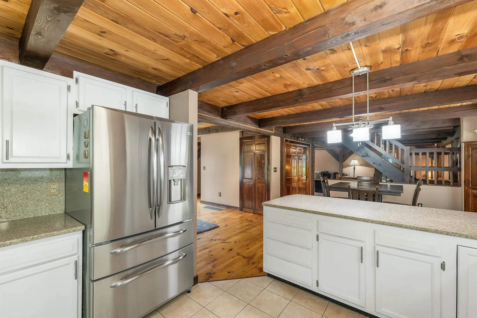 47 White Plains Avenue Londonderry NH 03053