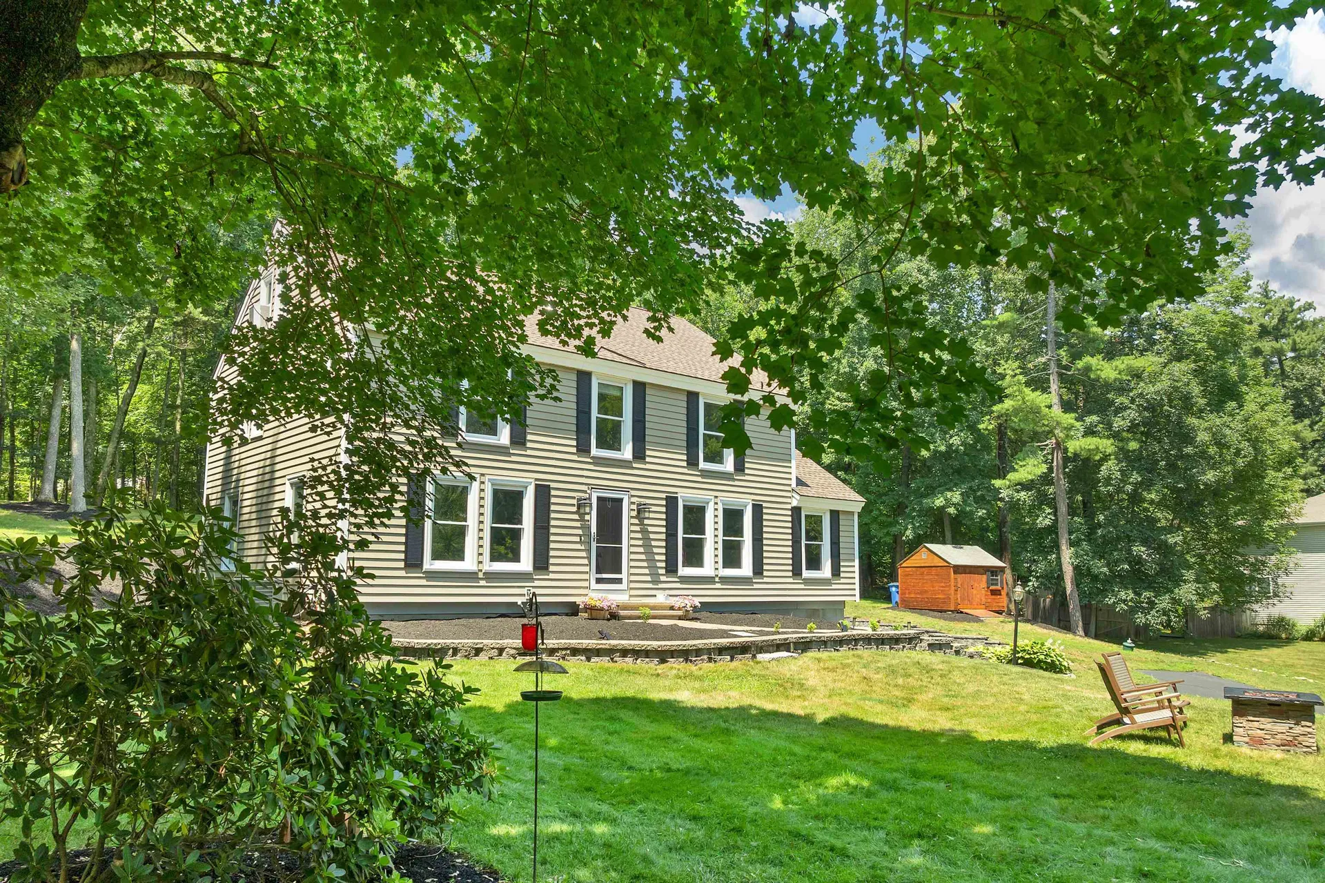 47 White Plains Avenue Londonderry NH 03053